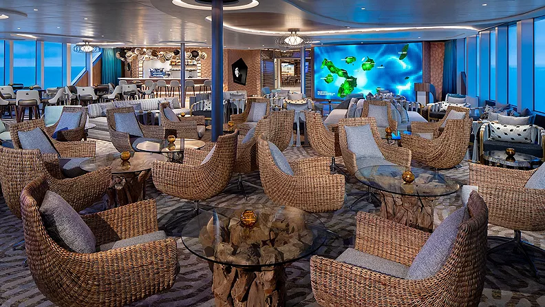 browser-download-20261010T003409.253819315Z-2-fl19-discovery-lounge-3-2560x1440